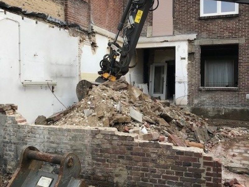 Grevenbicht - sloopwerkzaamheden en bouwrijp maken perceel 004