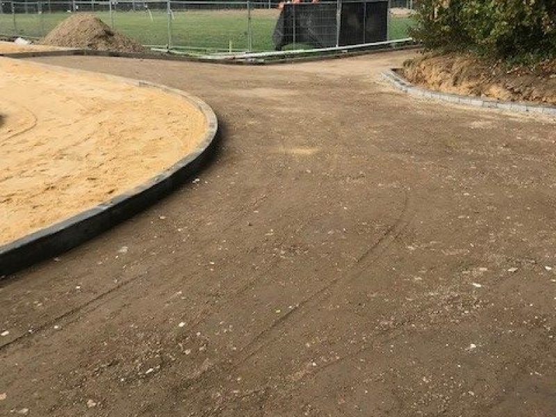 Klimmen_iov Laeven Infra - profileren looppaden voetbalveld 002